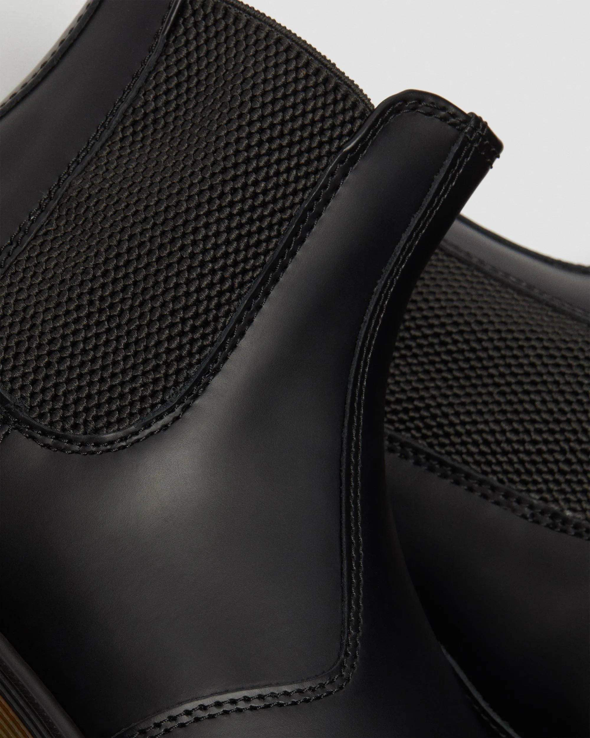 2976 Smooth Leather Chelsea Boots