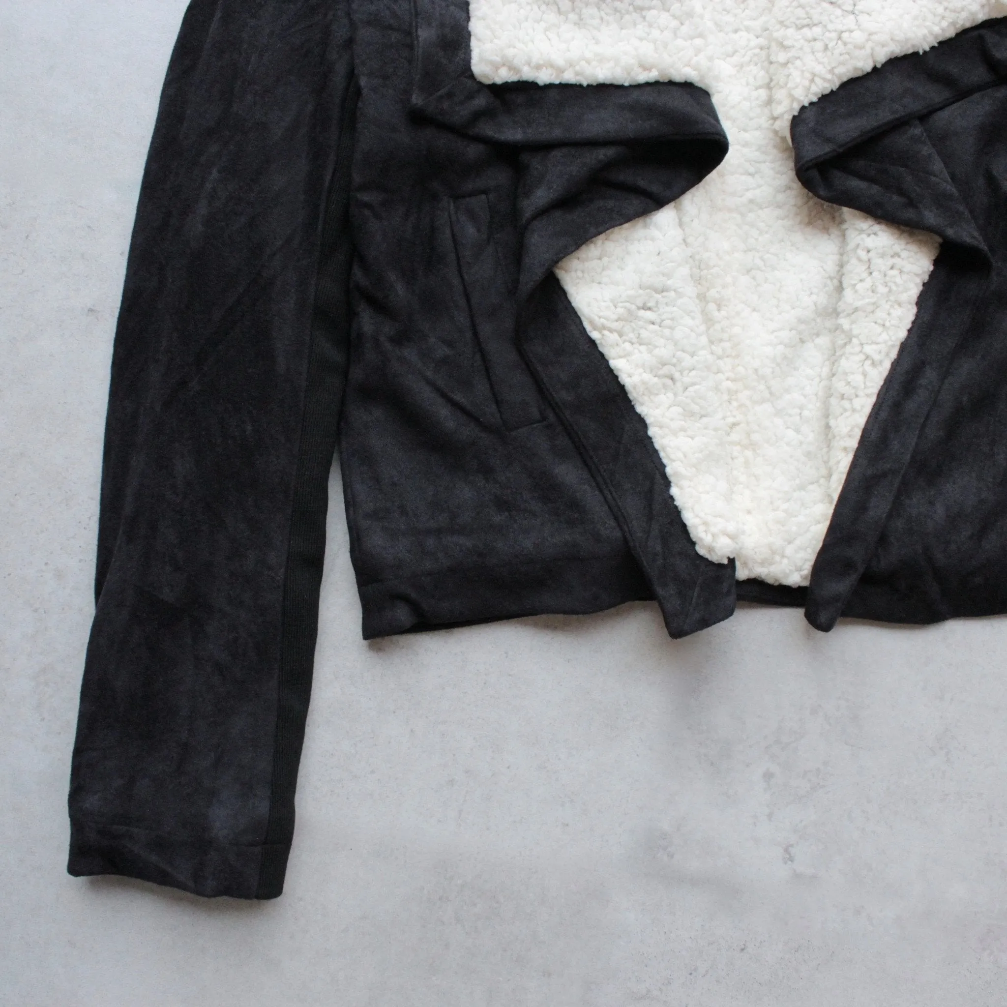 Final Sale - SH Faux Shearling Trim Suede Jacket in Black