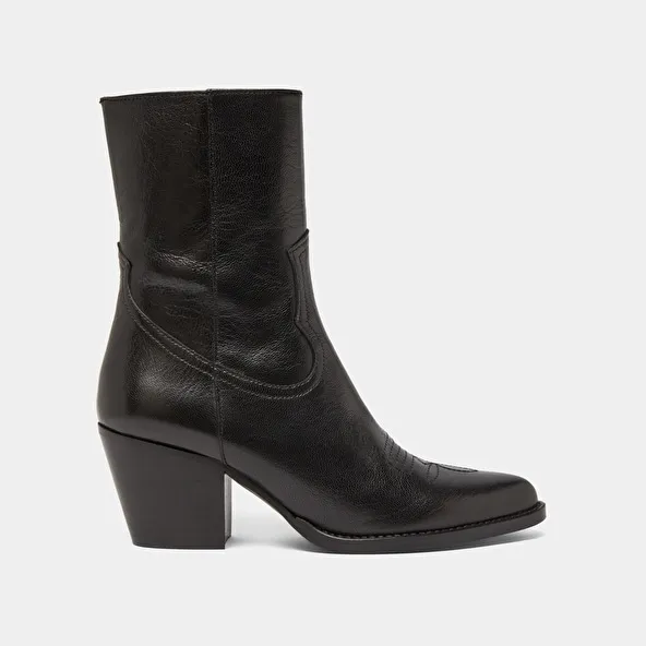 Heeled boots with topstitch in black leather